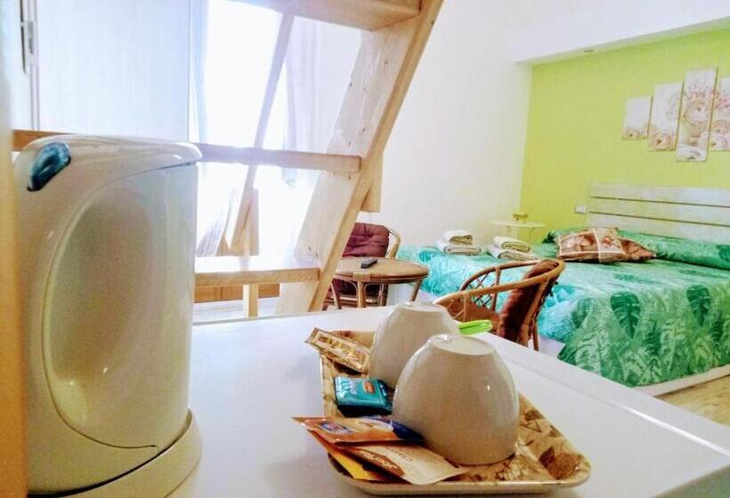 חדר סטנדרט לשלושה, La Perla Del Sud