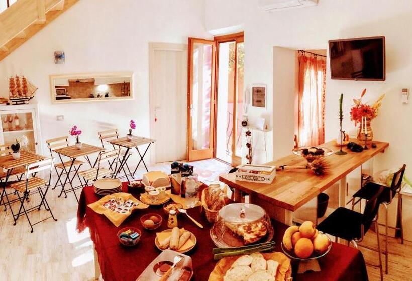 חדר סטנדרט לשלושה, La Perla Del Sud