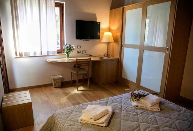 Номер Superior, Casena Mongerrati