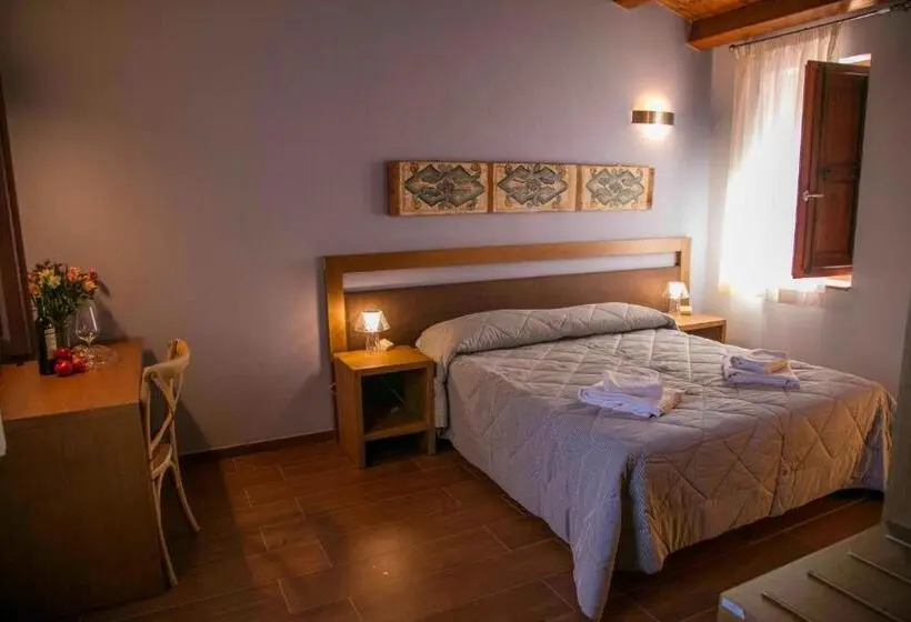 スタンダード4人部屋, Casena Mongerrati