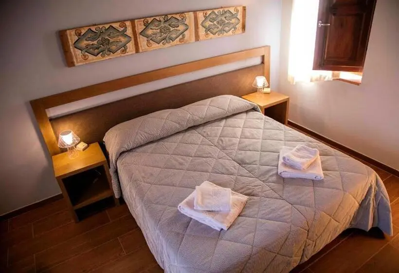 スタンダード4人部屋, Casena Mongerrati