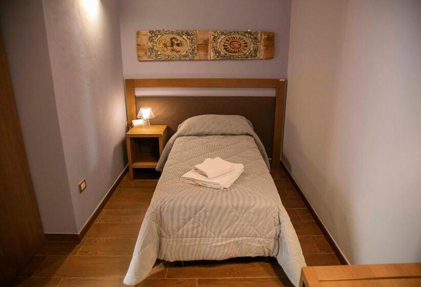 غرفة قياسية رباعية, Casena Mongerrati