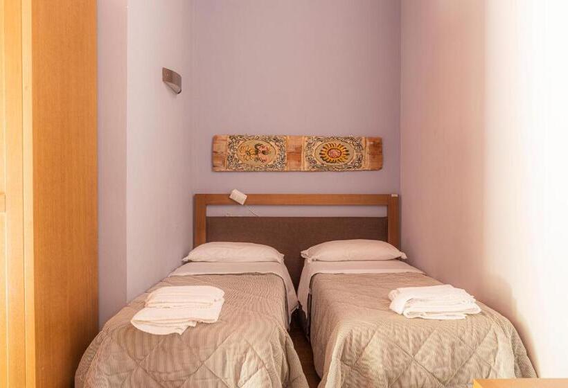 غرفة قياسية رباعية, Casena Mongerrati