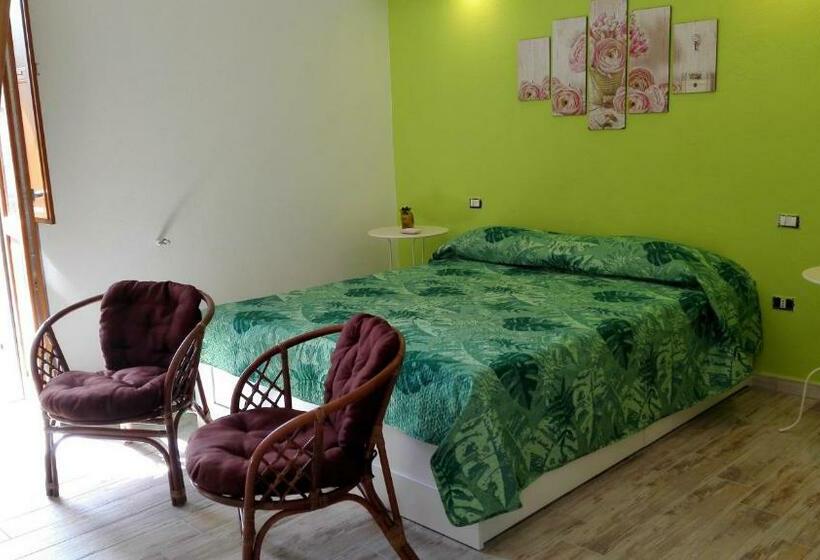 חדר סטנדרט לשלושה, La Perla Del Sud