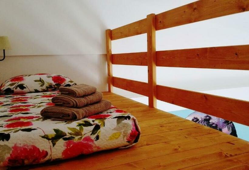 חדר סטנדרט לשלושה, La Perla Del Sud