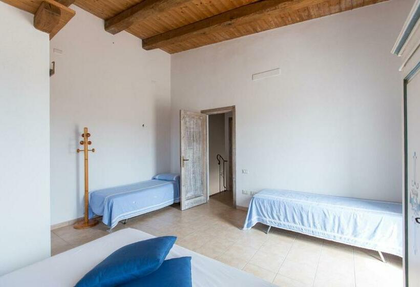 חדר סטנדרט לארבעה, Artemisia Sardegna