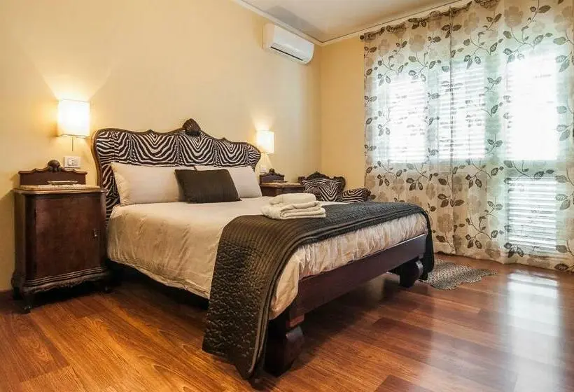 オーシャンビュースタンダードルームバルコニー付き, Villa Olga B&b