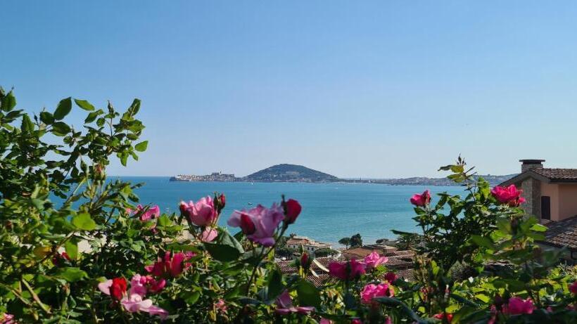 اتاق استاندارد با بالکن و چشم‌انداز دریا, Villa Olga B&b