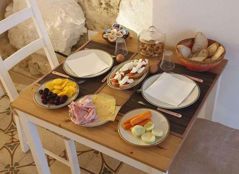 اتاق استاندارد سه نفره, B&b Dei Cardinale