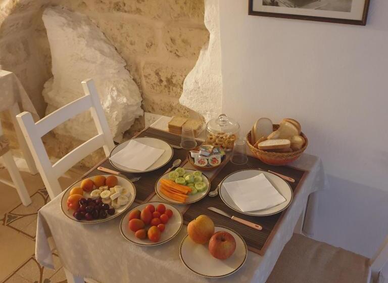 اتاق استاندارد سه نفره, B&b Dei Cardinale