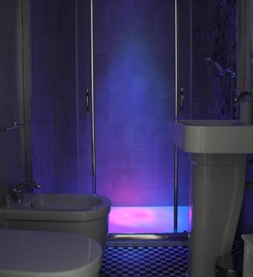 اتاق استاندارد سه نفره, B&b Dei Cardinale