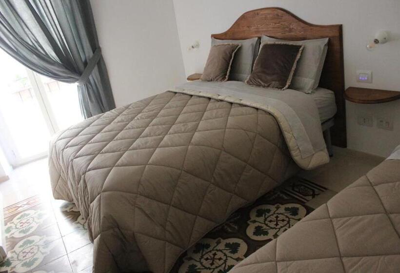 اتاق استاندارد سه نفره, B&b Dei Cardinale