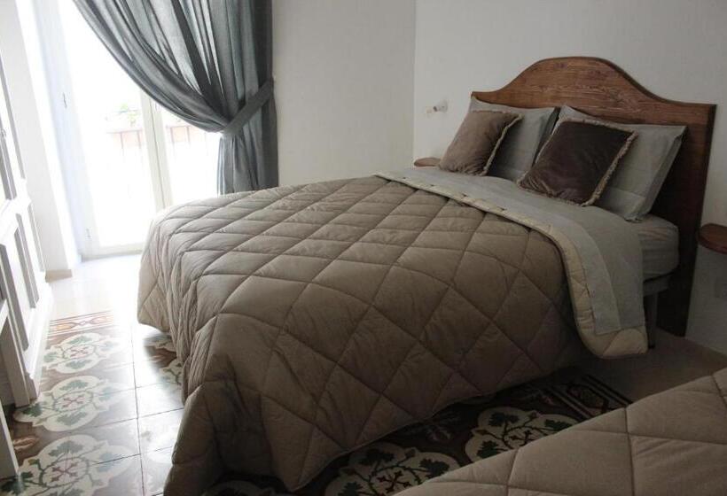 اتاق استاندارد سه نفره, B&b Dei Cardinale