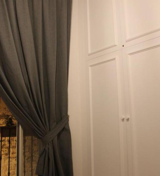 اتاق استاندارد سه نفره, B&b Dei Cardinale