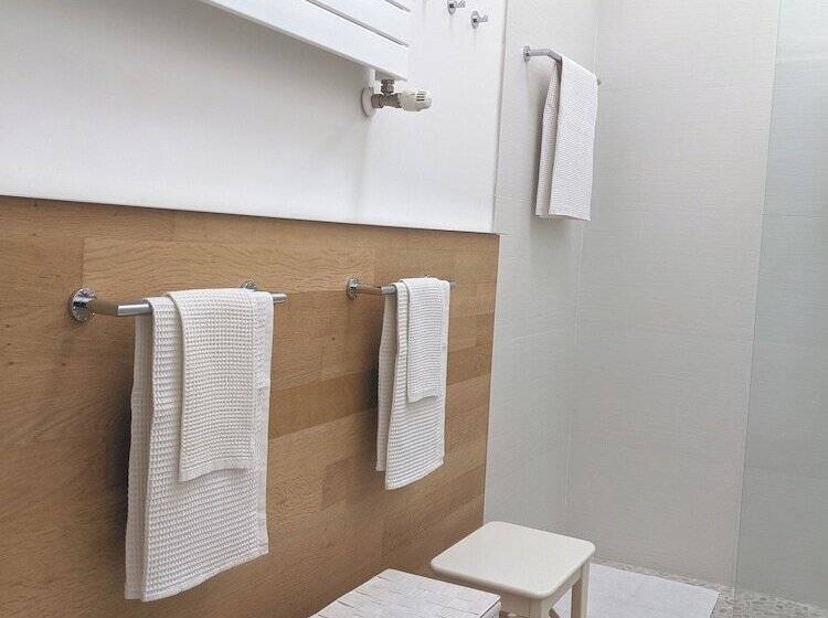 غرفة قياسية مطلّة علي البحيرة, Oasi La Martina