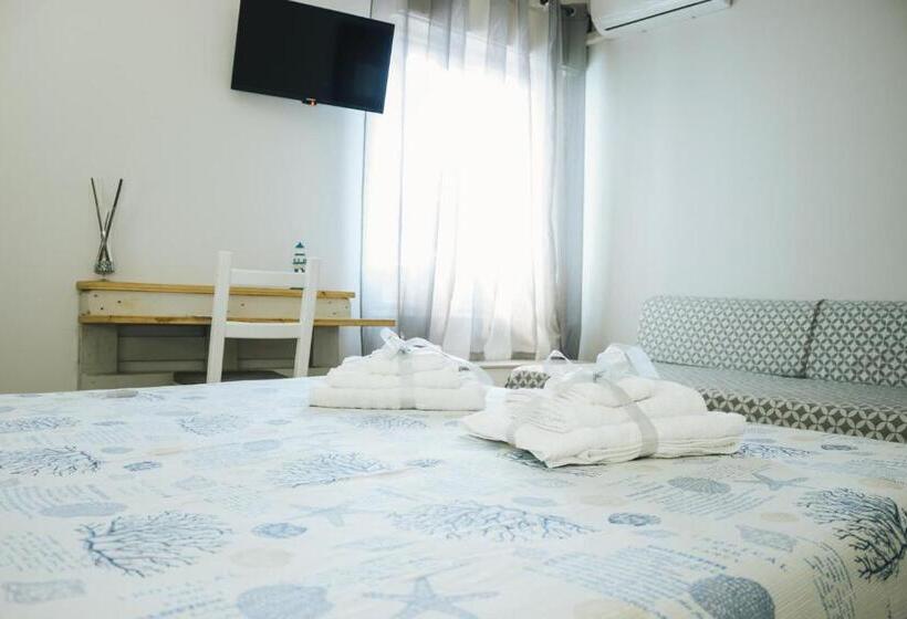 غرفة قياسية ثلاثية, B&b Nettuno