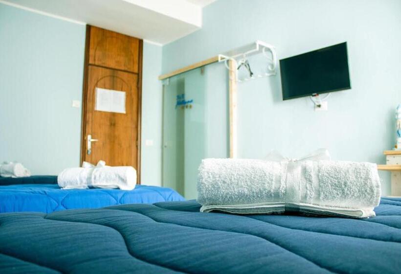 غرفة قياسية ثلاثية, B&b Nettuno