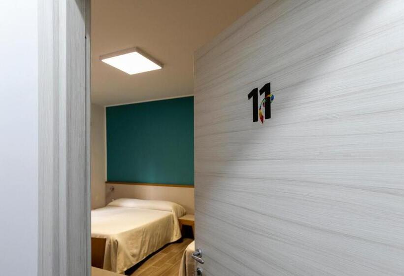 اتاق راحتی سه تخته, Spira Mirabilis Napoli