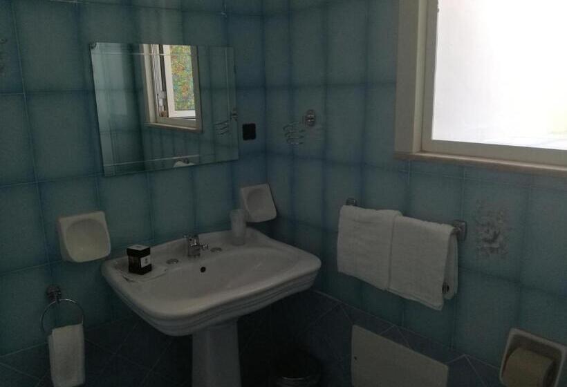 اتاق استاندارد سه نفره, Spira Mirabilis Napoli