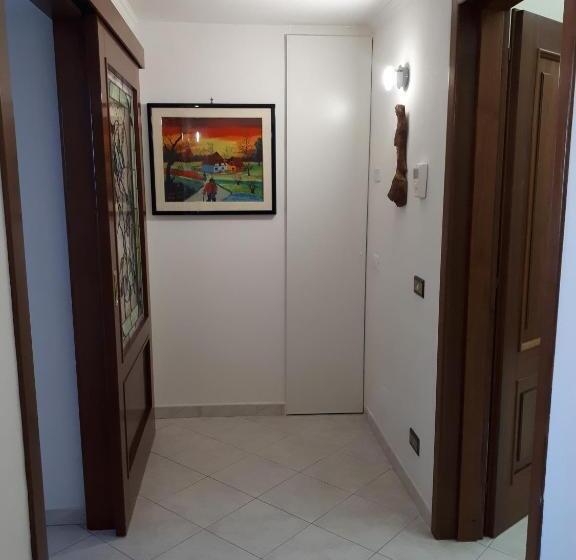 اتاق استاندارد, Il Granello Di Sabbia