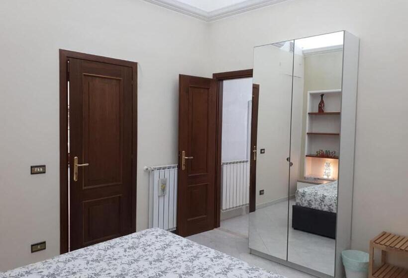 اتاق استاندارد, Il Granello Di Sabbia