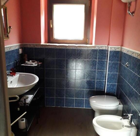 غرفة قياسية مع حمام خارجي, Locanda Della Rocca