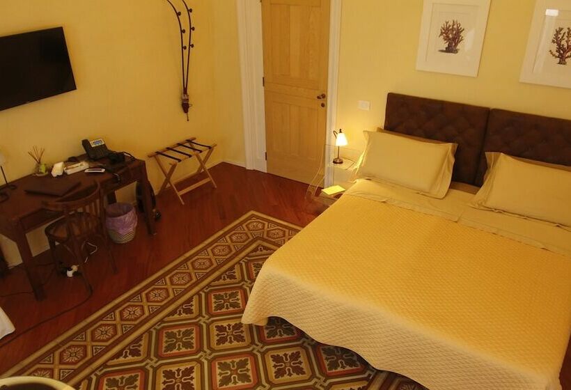 اتاق لوکس با بالکن, Turenum Apartment B&b