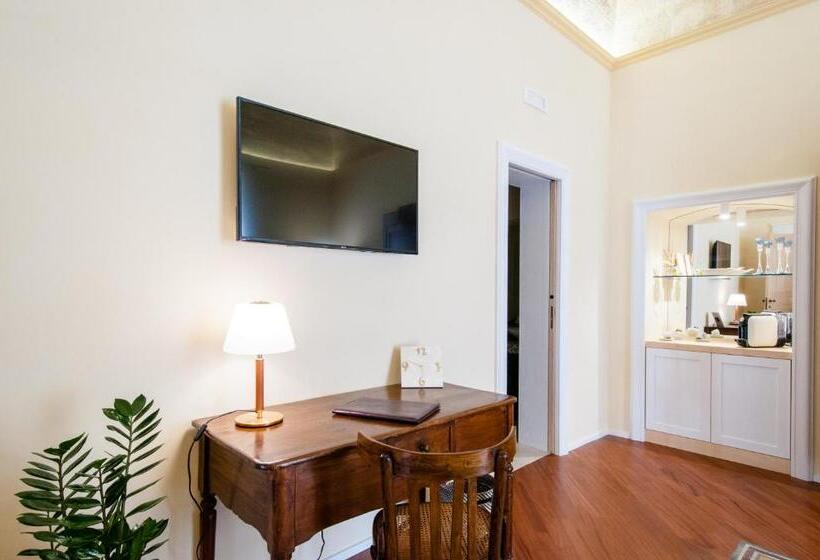 اتاق لوکس با بالکن, Turenum Apartment B&b