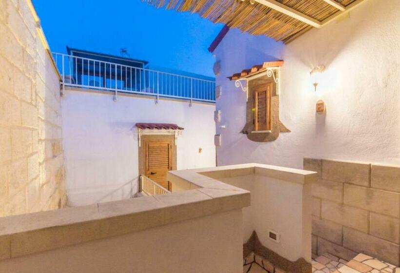 标准工作室, Dimora Corte Antica Scorrano