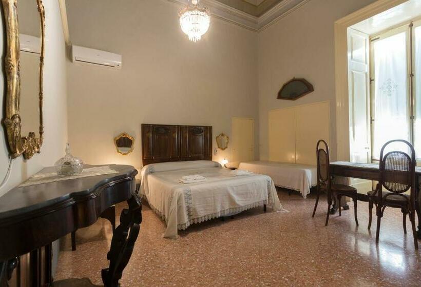 חדר סטנדרט לארבעה, Palazzo Leuzzi B&b