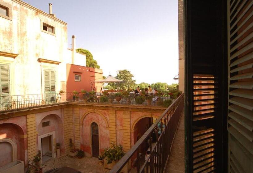 חדר סטנדרט לארבעה, Palazzo Leuzzi B&b