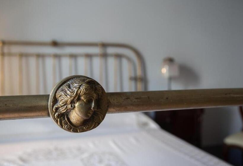 חדר סטנדרט לשלושה, Palazzo Leuzzi B&b