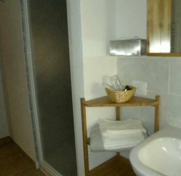 غرفة قياسية رباعية, La Castagna Matta