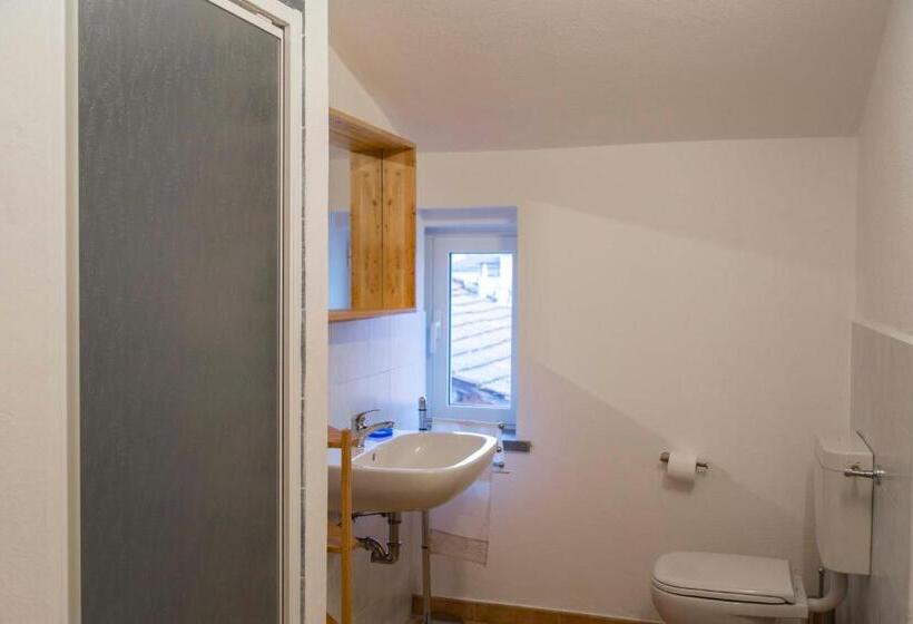 غرفة قياسية رباعية, La Castagna Matta