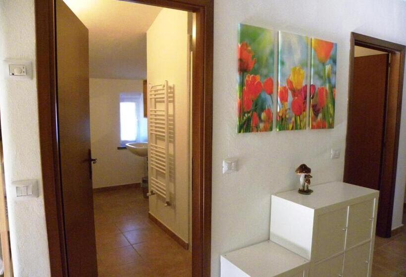 غرفة قياسية رباعية, La Castagna Matta