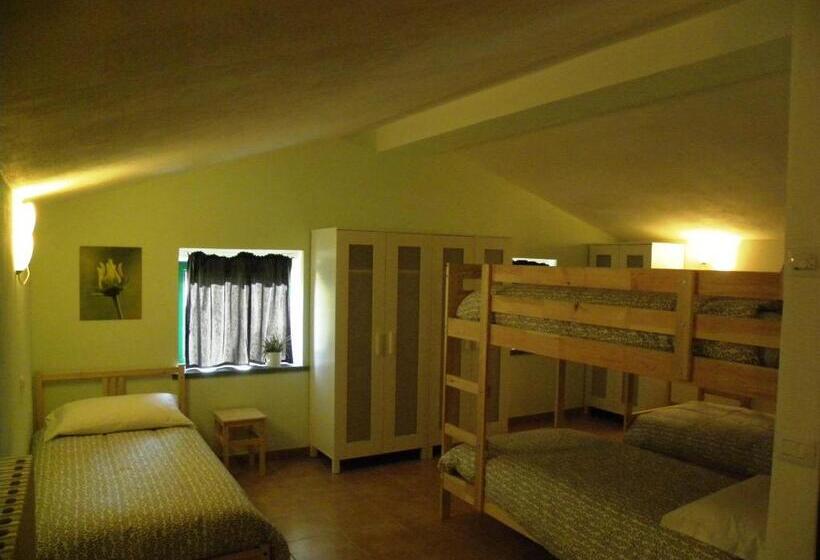 غرفة قياسية رباعية, La Castagna Matta