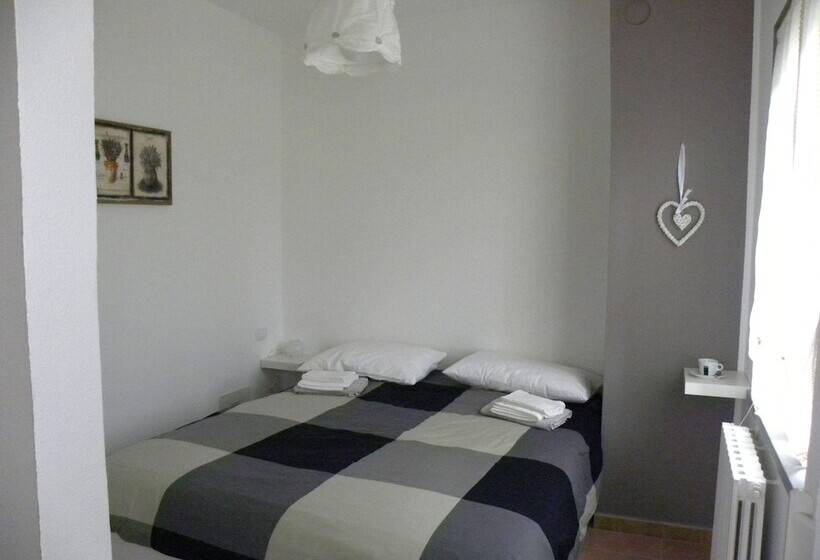 جناح عائلي, La Castagna Matta