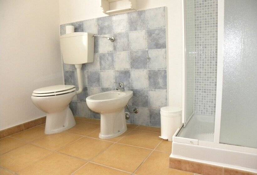 شقة غرفتين, La Castagna Matta