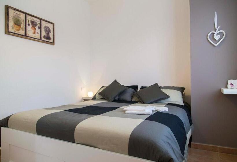 جناح عائلي, La Castagna Matta