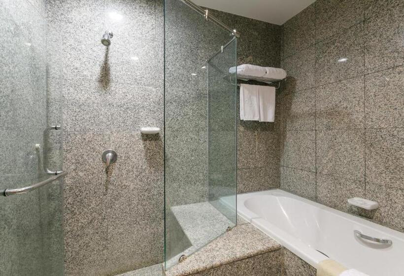 Люкс, Amora Thapae Hotel Chiang Mai