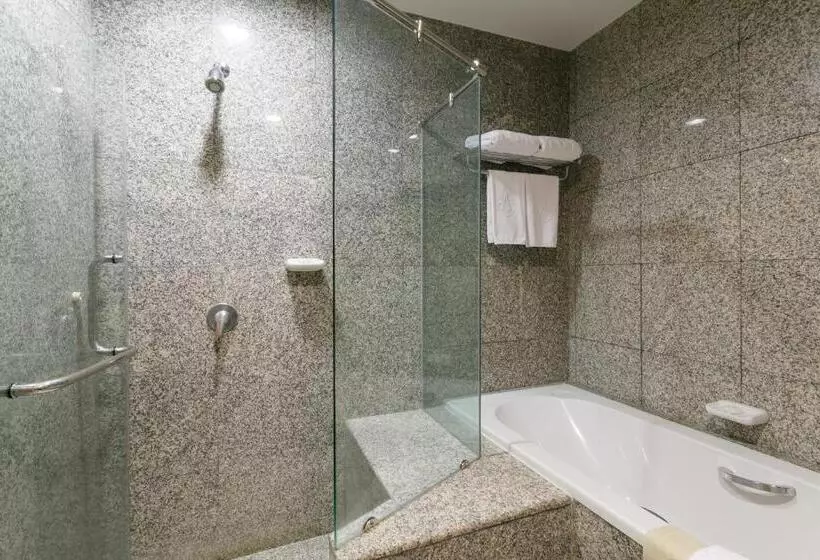 سوییت, Amora Thapae Hotel Chiang Mai