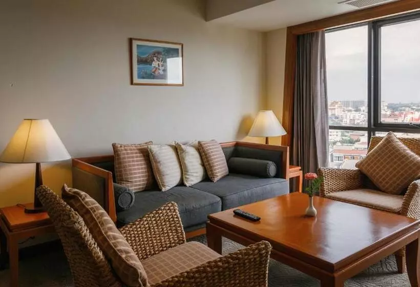 سوییت, Amora Thapae Hotel Chiang Mai