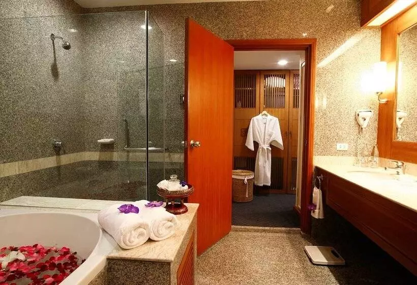 سوییت, Amora Thapae Hotel Chiang Mai