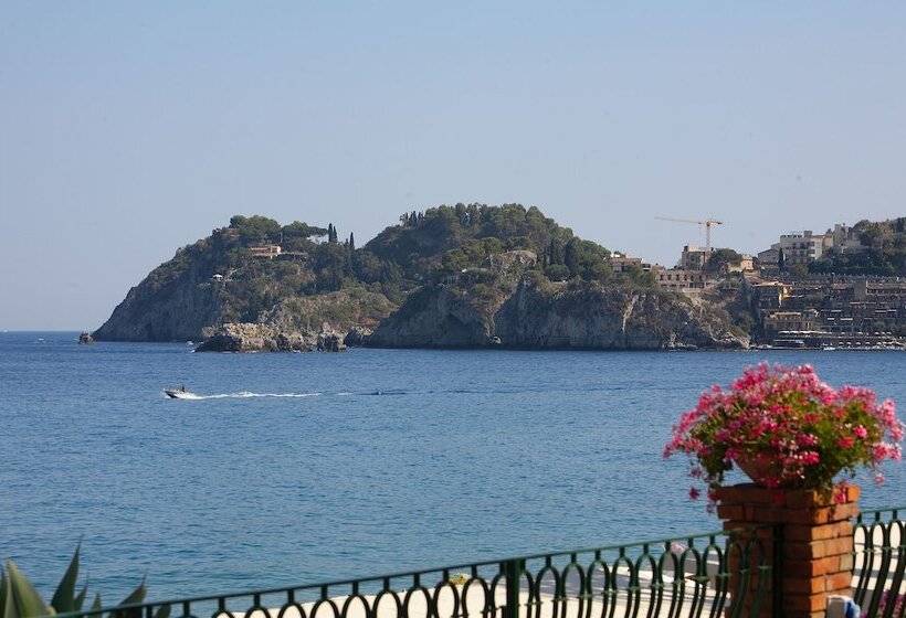 סוויטת ג'וניור, Caparena