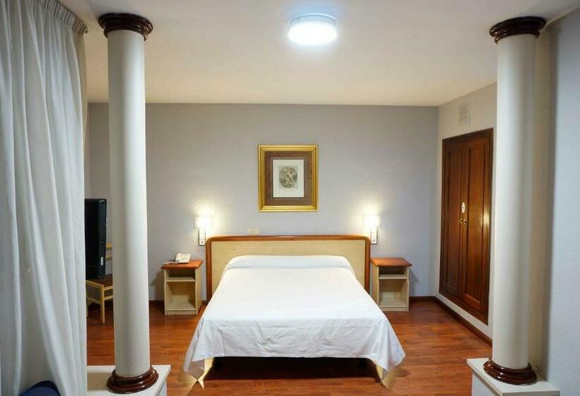 Четырехместный Номер Стандарт, Cesaraugusta