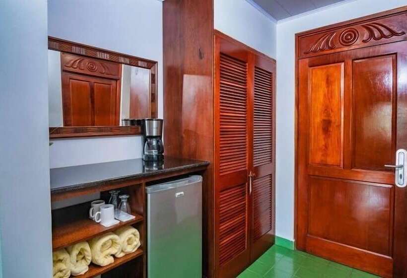 اتاق لوکس, Club Del Mar Oceanfront