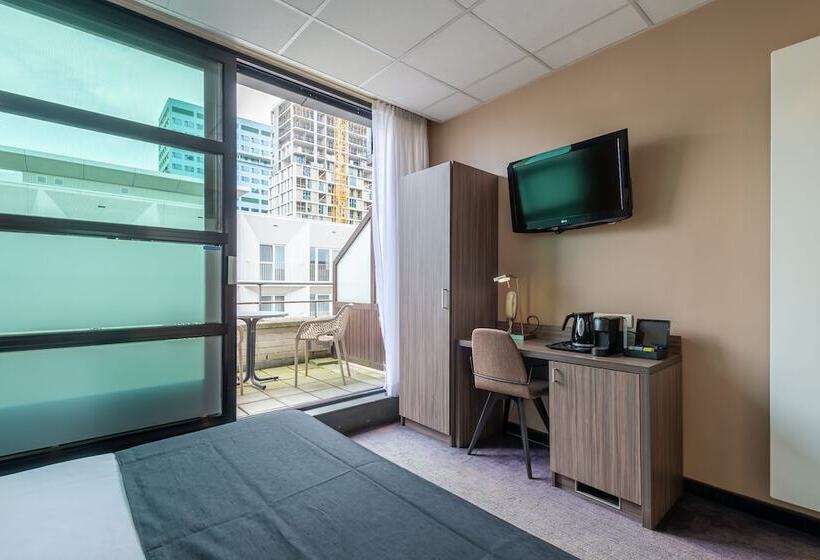 غرفة قياسية مزوَّدة بشُرفة, Docklands