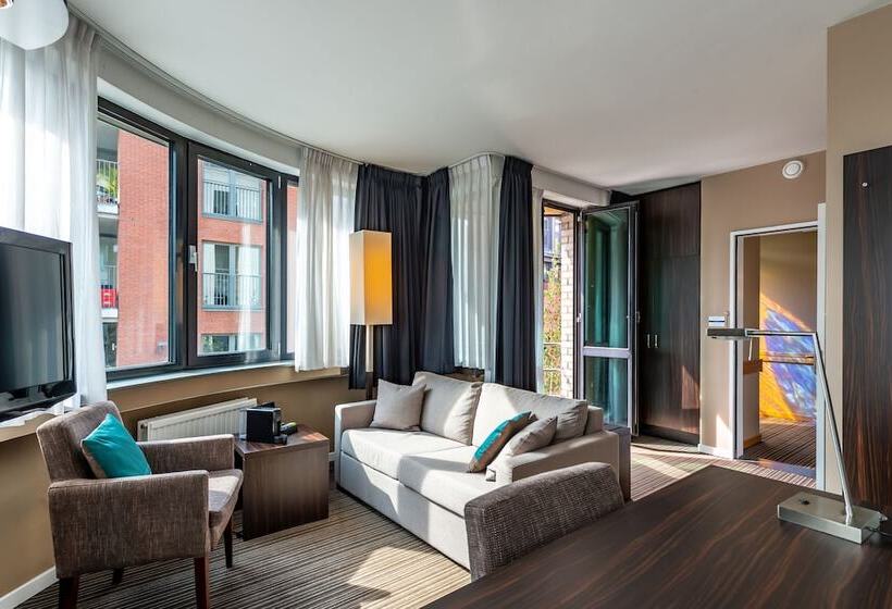 غرفة سوبيريور, Docklands