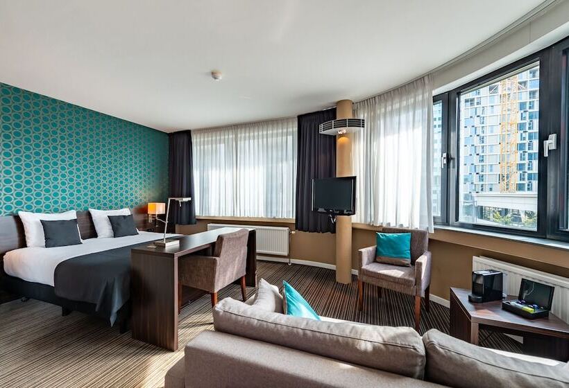 غرفة سوبيريور, Docklands