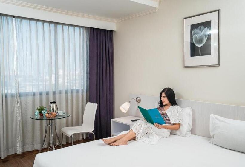 Quarto Deluxe, Elizabeth